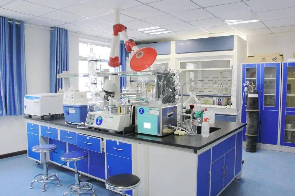 岷縣食品藥品檢驗檢測中心順利通過檢驗檢測機構資質認定 以技術服務為基石，以黨史精神為指引